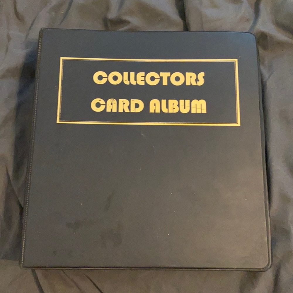 Collectors card album with tons of Baseball cards